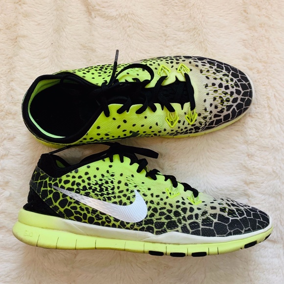 neon yellow nikes womens